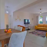 Villa Lavin *
